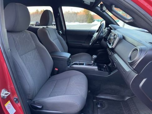 Used 2019 Toyota Tacoma TRD Sport image 22