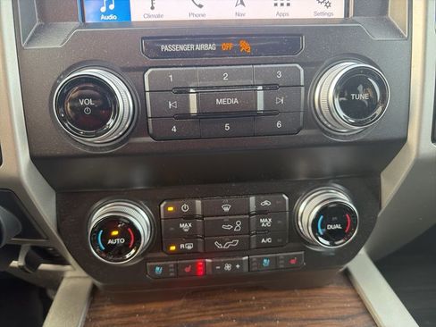 Used 2019 Ford F150 Lariat w/ Equipment Group 502A Luxury image 25