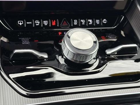 New 2026 Jeep Grand Wagoneer Summit w/ Premium Group III AWD/4WD image 34