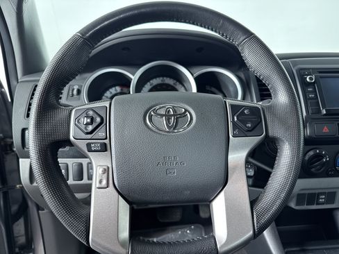Used 2014 Toyota Tacoma 4x4 Access Cab w/ Convenience Package image 18