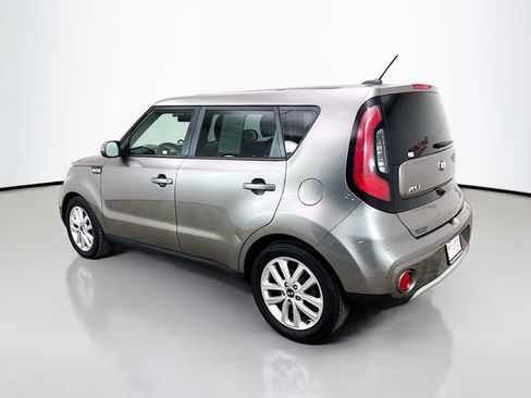 Used 2019 Kia Soul + image 5