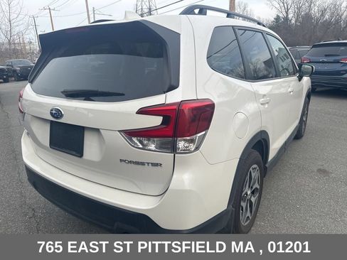 Used 2023 Subaru Forester Premium AWD/4WD image 7