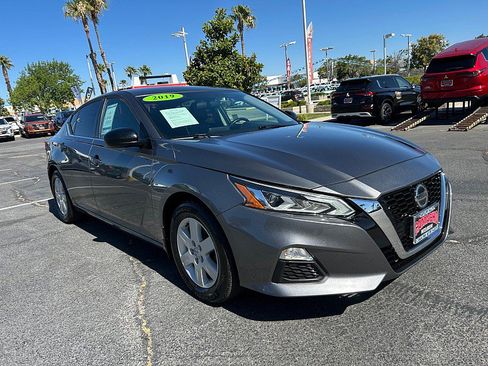 Used 2019 Nissan Altima 2.5 SR FWD image 1