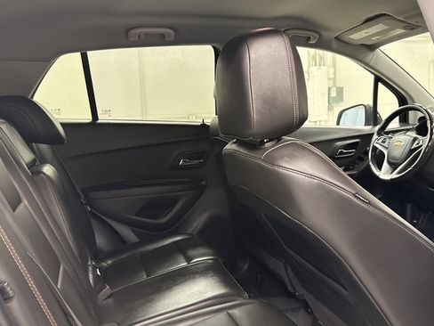 Used 2022 Chevrolet Trax LT w/ Redline Edition image 26