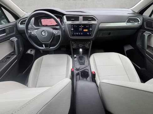 Used 2019 Volkswagen Tiguan SEL AWD/4WD image 25