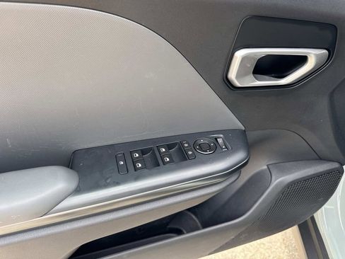 Used 2025 Kia K4 FWD image 36