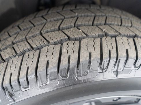 Used 2018 Chevrolet Tahoe Premier image 36