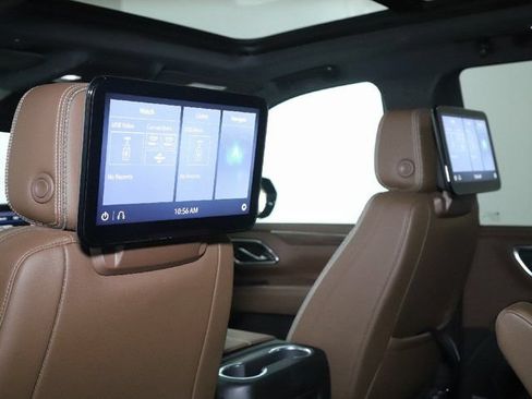 Used 2021 Chevrolet Tahoe High Country w/ Premium Package AWD/4WD image 19