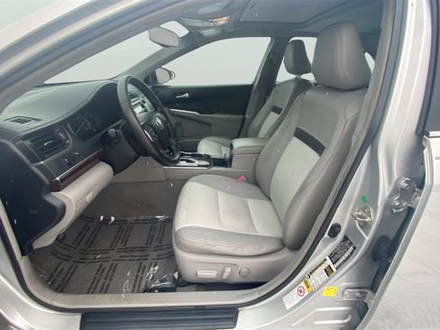 Used 2014 Toyota Camry XLE w/ Leather Package image 22