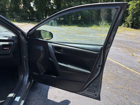 Used 2014 Toyota Corolla L FWD image 17