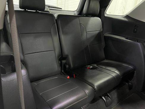 Used 2019 Chevrolet Traverse Premier w/ Driver Confidence II Package FWD image 32