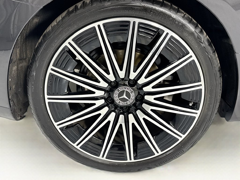 Used 2025 Mercedes-Benz CLE 300 4MATIC Coupe image 31
