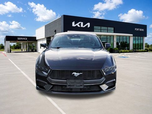Used 2025 Ford Mustang Premium RWD image 2