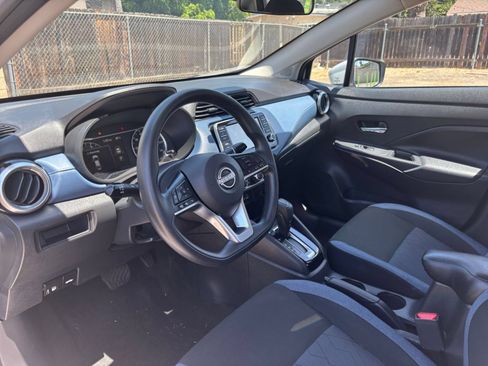 Used 2025 Nissan Versa SV FWD image 33