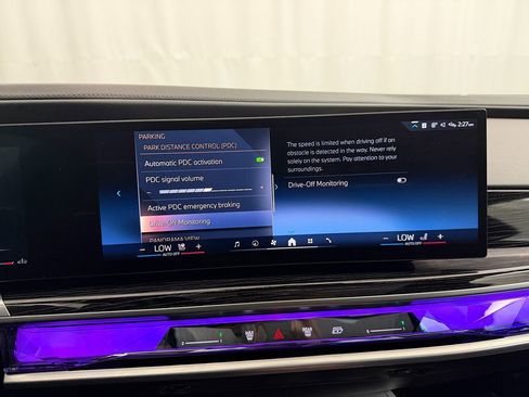 Used 2025 BMW 740i xDrive image 39