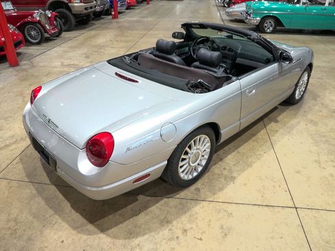 Used 2004 Ford Thunderbird Deluxe image 14