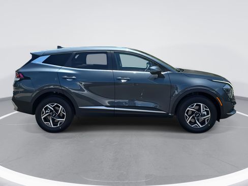 New 2025 Kia Sportage LX image 4