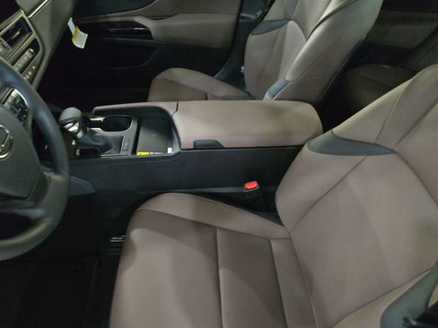 New 2025 Lexus ES 350 w/ Premium Package image 13