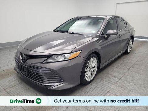 Used 2018 Toyota Camry XLE FWD image 1