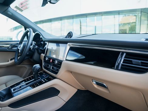 New 2026 Porsche Macan S image 32