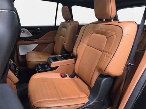 Certified 2023 Lincoln Aviator Black Label w/ Dynamic Handling Package image 11