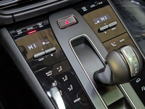 Certified 2026 Porsche Macan image 41