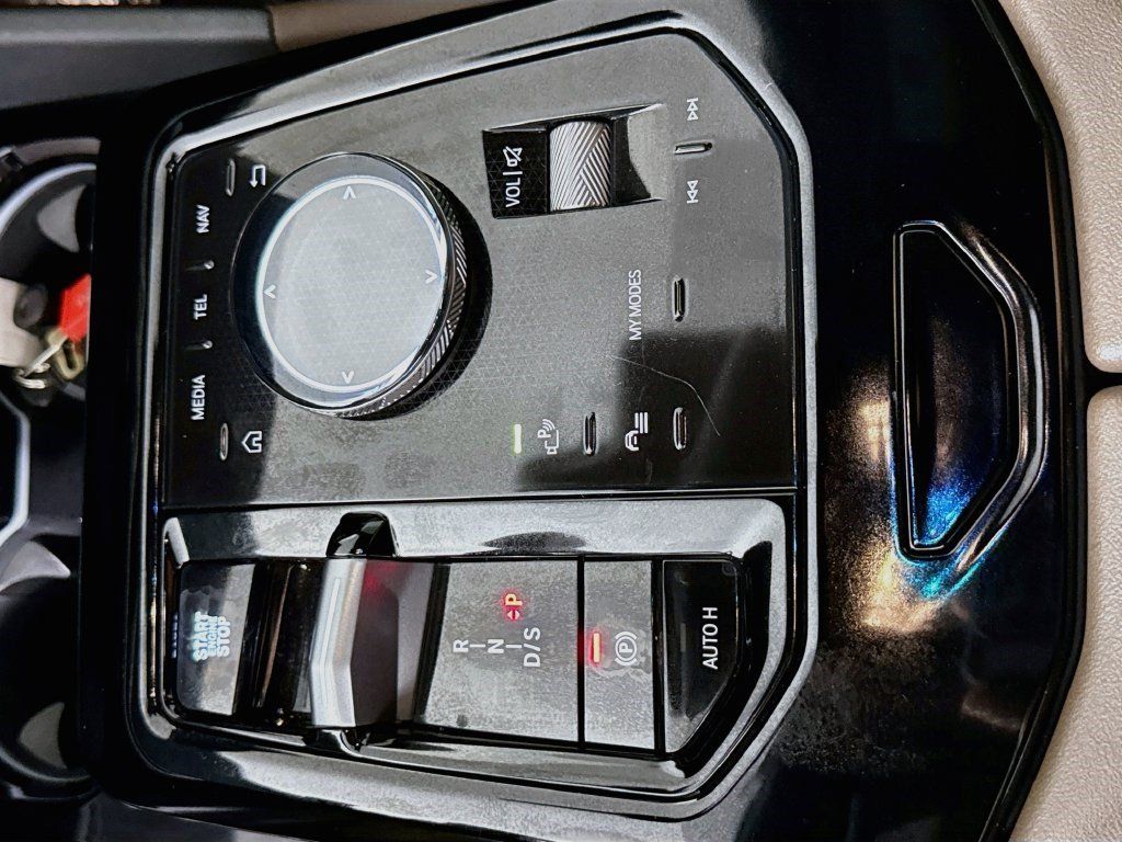 Used 2024 BMW 530i w/ Premium Package RWD image 19