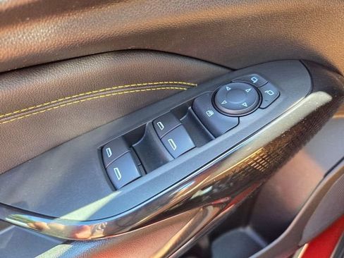 Used 2024 Chevrolet Trax LT w/ Driver Confidence Package FWD image 33