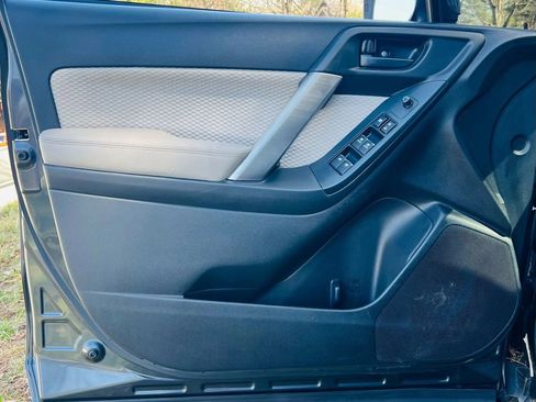 Used 2018 Subaru Forester 2.5i Premium w/ All-Weather Package image 20