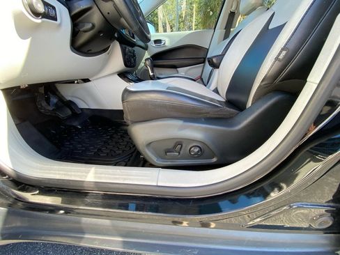 Used 2019 Jeep Compass Limited image 28