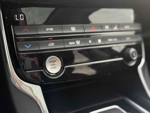 Used 2017 Jaguar XE Prestige RWD image 27