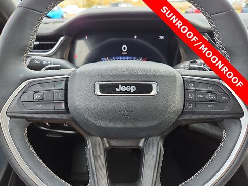 Used 2023 Jeep Grand Cherokee Altitude image 24