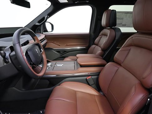 New 2027 Lincoln Navigator Reserve AWD/4WD image 13