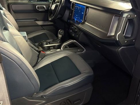 Used 2021 Ford Bronco Outer Banks image 9