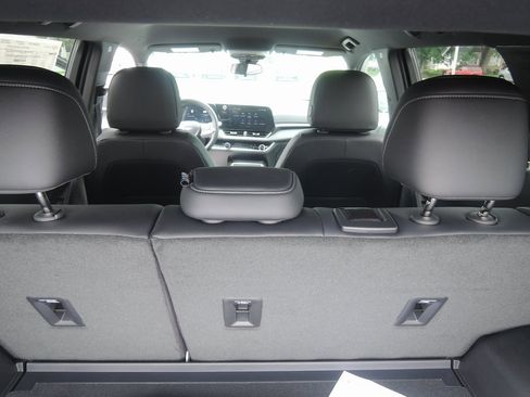 New 2026 Chevrolet Equinox LT w/ Convenience Package II image 28