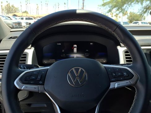 Certified 2023 Volkswagen Atlas SE FWD image 26