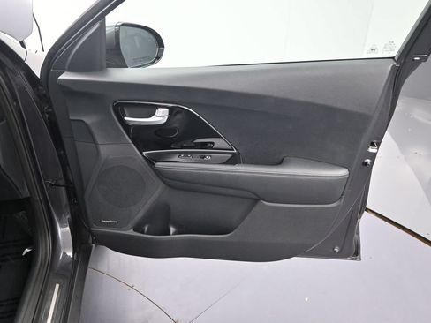 Used 2020 Kia Niro EX Premium FWD image 21