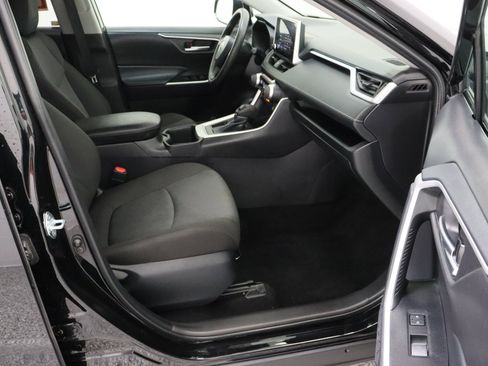 Certified 2025 Toyota RAV4 XLE FWD image 36