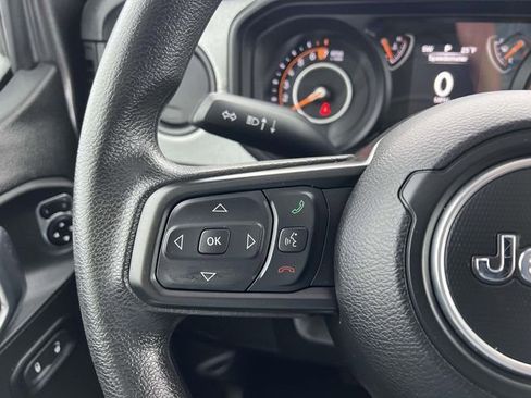 Used 2025 Jeep Gladiator Sport AWD/4WD image 17