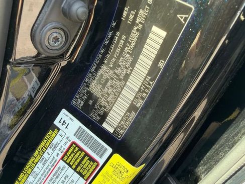 Used 2018 Toyota Sienna LE w/ Carpet Mat Package AWD/4WD image 39