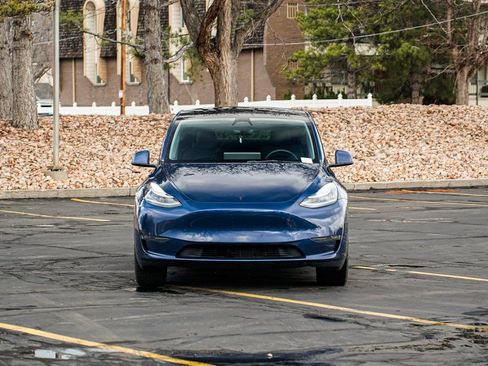 Used 2023 Tesla Model Y Long Range image 2