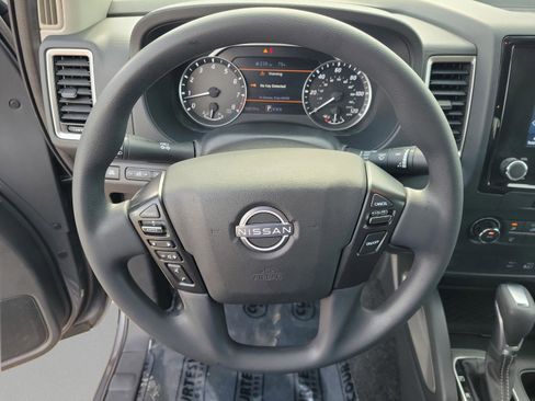 Used 2022 Nissan Frontier SV image 18
