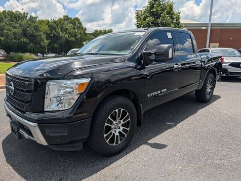 Used 2020 Nissan Titan SV w/ SV Convenience Package RWD image 18