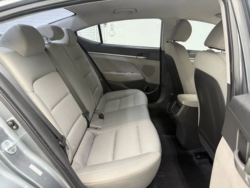 Used 2017 Hyundai Elantra SE image 15
