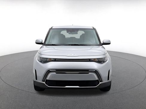 Used 2025 Kia Soul LX w/ LX Technology Package FWD image 2