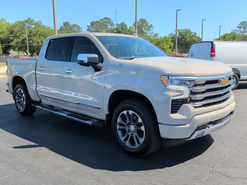 New 2026 Chevrolet Silverado 1500 High Country w/ Technology Package AWD/4WD image 2