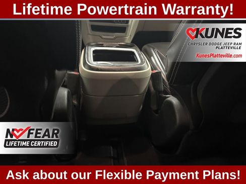 Used 2023 Chrysler Pacifica Touring-L image 16