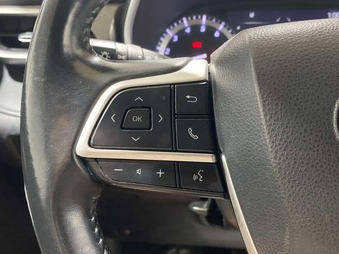 Used 2022 Toyota Highlander XLE AWD/4WD image 23