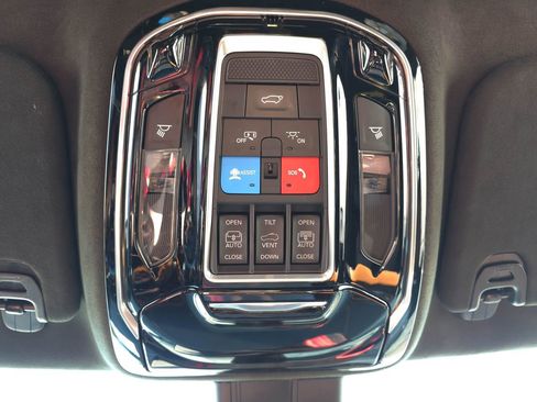 Used 2022 Jeep Grand Wagoneer Series III image 25