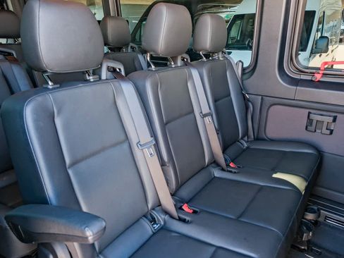 Used 2025 Mercedes-Benz Sprinter 2500 image 21